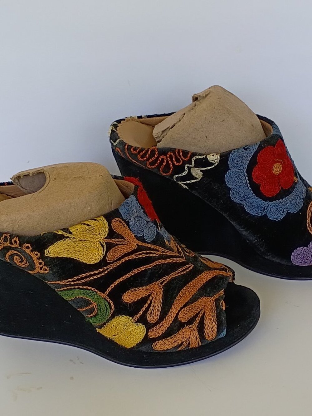 Zeyzani one of a kind Suzani embroidered wedge Size 39 / 8.5 US - Picture 2 of 10